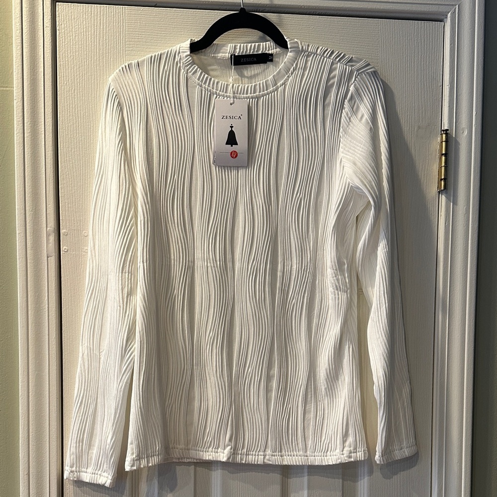 Zesica Women's White Textured Blouse